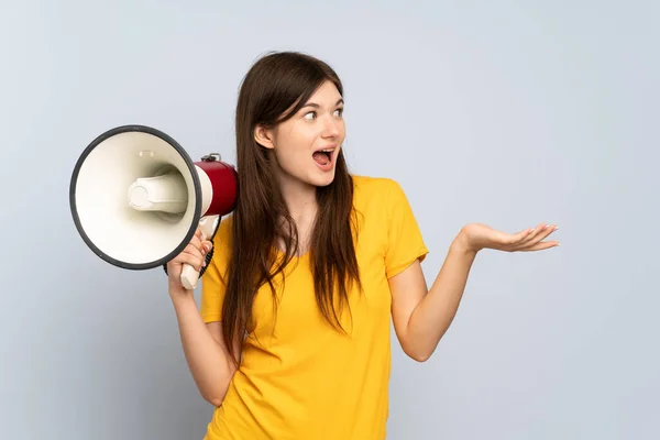 Young Ukrainian Girl Isolated White Background Holding Megaphone Surprise Facial — Stock Photo, Image