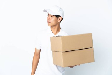 Çinli adam beyaz arka planda izole edilmiş. Portre