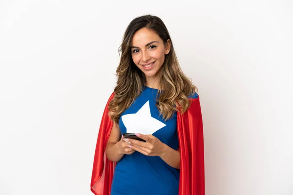 Super Hjälte Kvinna Över Isolerad Vit Bakgrund Skicka Ett Meddelande — Stockfoto