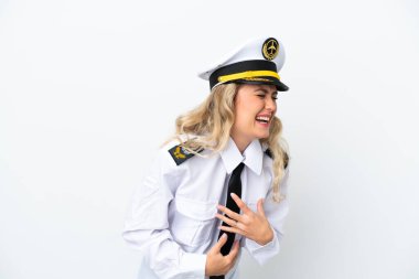 Brezilya 'lı uçak pilotu beyaz arka planda izole edilmiş, çok gülümsüyor.