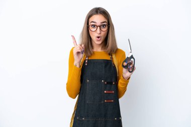 Beyaz arka planda izole edilmiş beyaz dikiş kutusu kadın çözümü bulmak için parmağını kaldırıyor.