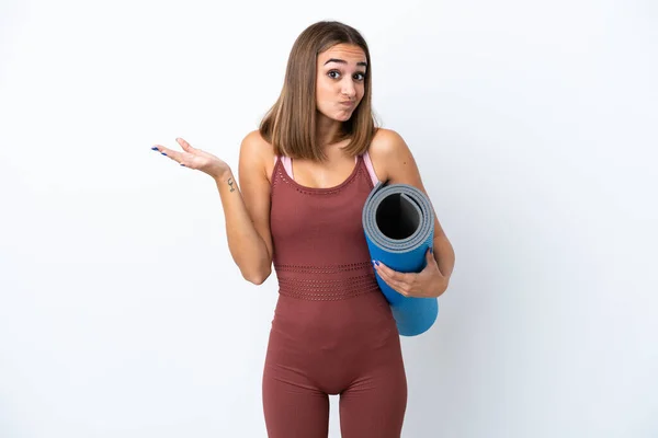 Joven Mujer Caucásica Deportiva Yendo Clases Yoga Aislada Sobre Fondo —  Fotos de Stock