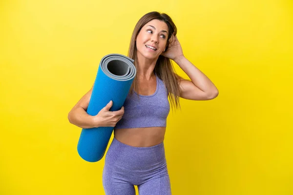Sport Woman Going Yoga Classes While Holding Mat Isolated Non —  Fotos de Stock