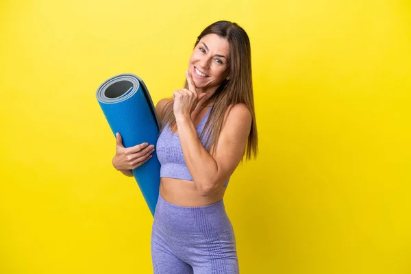 Sport Woman Going Yoga Classes While Holding Mat Isolated Non — Foto de Stock