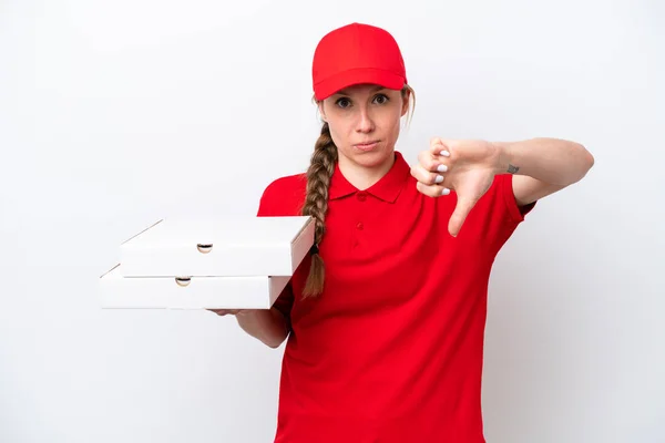 Pizza Dodávka Žena Pracovní Uniformou Vyzvednutí Pizza Boxy Izolované Bílém — Stock fotografie