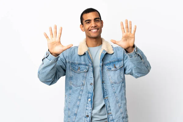 Afroamerikaner Vor Isoliertem Weißen Hintergrund Der Mit Den Fingern Zehn — Stockfoto