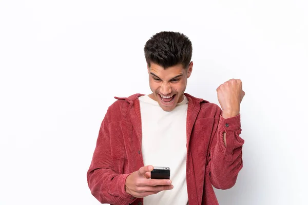 Joven Hombre Caucásico Aislado Sobre Fondo Blanco Sorprendido Enviando Mensaje —  Fotos de Stock