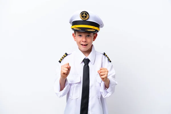 Mały Pilot Samolotu Chłopiec Odizolowany Białym Tle Świętując Zwycięstwo Pozycji — Zdjęcie stockowe
