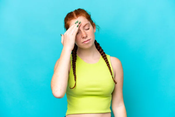 Young Reddish Woman Isolated Blue Background Headache — Fotografia de Stock