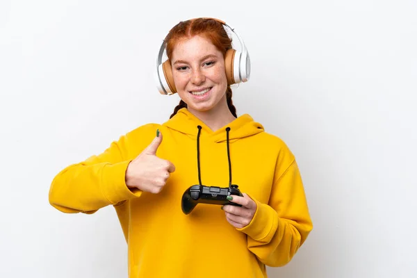 Young Reddish Woman Playing Video Game Controller Isolated White Background — Φωτογραφία Αρχείου