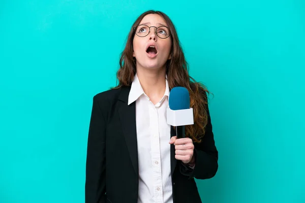 Young Presenter Woman Isolated Blue Background Looking Surprised Expression — Photo