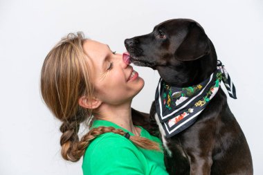 Köpeğiyle izole edilmiş geçmişi olan beyaz bir kadın.