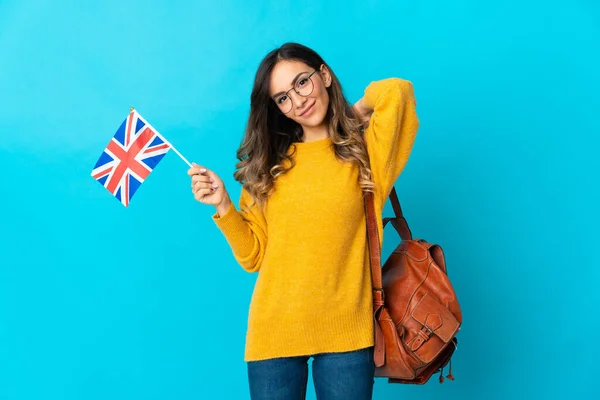 Young Hispanic Woman Holding United Kingdom Flag Isolated Blue Background — Stock fotografie