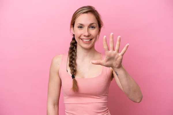 Молода Біла Жінка Ізольована Рожевому Тлі Підраховуючи Ять Пальцями — стокове фото
