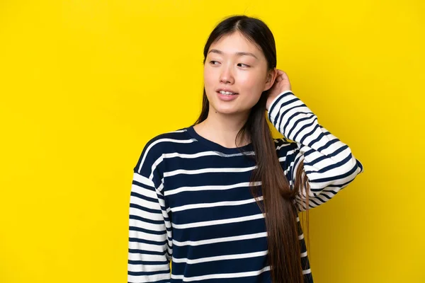 Young Chinese Woman Isolated Yellow Background Thinking Idea — 스톡 사진