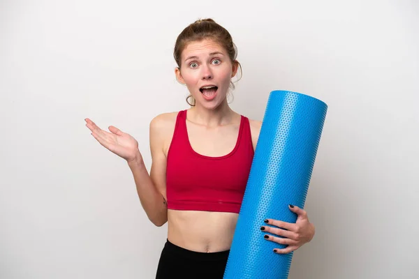 Joven Deportista Inglesa Que Asiste Clases Yoga Mientras Sostiene Una —  Fotos de Stock