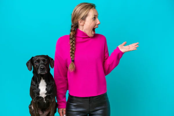 Young Caucasian Woman Her Dog Isolated Blue Background Surprise Facial — 스톡 사진