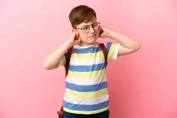 Little Redhead Caucasian Boy Isolated Pink Background Frustrated Covering Ears — ストック写真