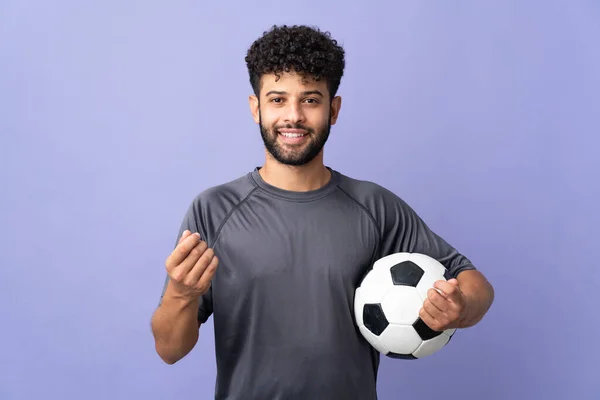 Handsome Moroccan Young Football Player Man Isolated Purple Background Making — Stock Photo, Image