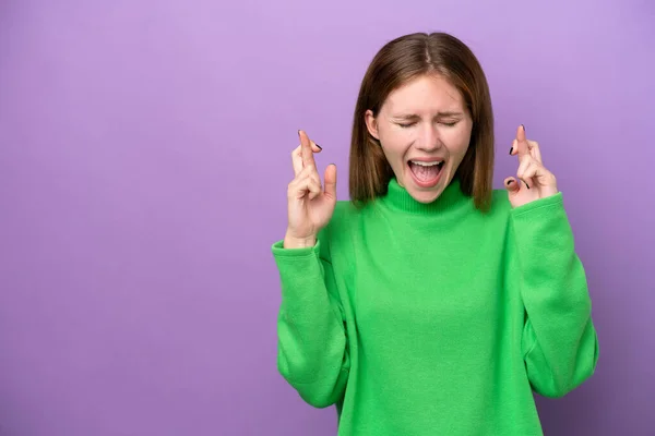 Young English Woman Isolated Purple Background Fingers Crossing — Stock Photo, Image