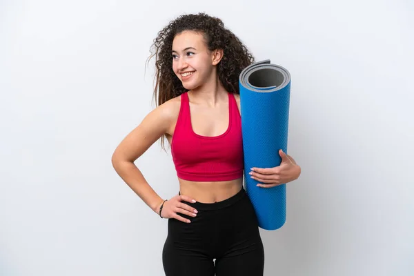 Mujer Árabe Deportiva Joven Que Clases Yoga Mientras Sostiene Una —  Fotos de Stock