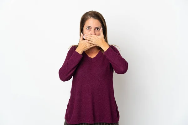 Mujer Brasileña Mediana Edad Aislada Sobre Fondo Blanco Cubriendo Boca —  Fotos de Stock