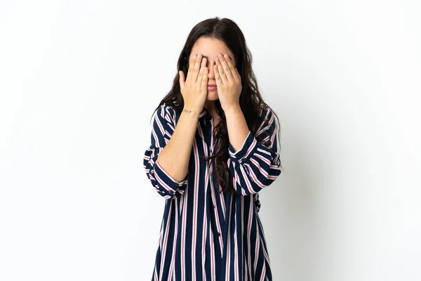 Joven Mujer Caucásica Sobre Fondo Aislado Cubriendo Los Ojos Por —  Fotos de Stock