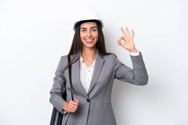 Joven Arquitecta Mujer Caucásica Con Casco Sosteniendo Planos Aislados Sobre — Foto de Stock