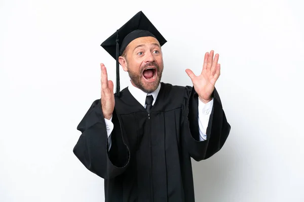 Universitätsabsolvent Mittleren Alters Isoliert Auf Weißem Hintergrund Mit Überraschendem Gesichtsausdruck — Stockfoto