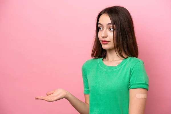 Jonge Oekraïense Vrouw Draagt Een Pleister Met Verrassende Gezichtsuitdrukking — Stockfoto