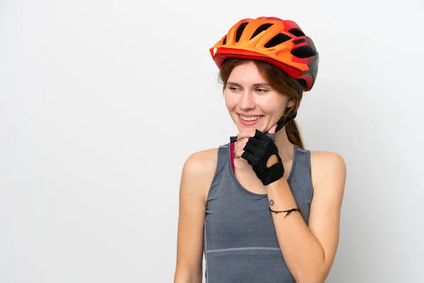 Jonge Fietser Engels Vrouw Geïsoleerd Witte Achtergrond Kijken Naar Zijkant — Stockfoto