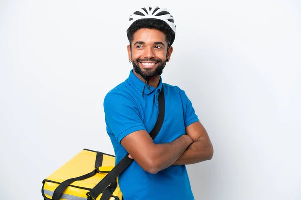 Jovem Brasileiro Com Mochila Térmica Isolada Sobre Fundo Branco Com — Fotografia de Stock