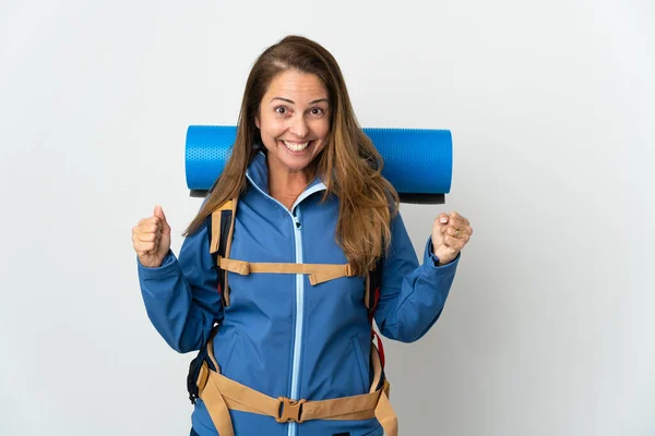 Middle Age Mountaineer Woman Big Backpack Isolated Background Celebrating Victory — Stock Photo, Image