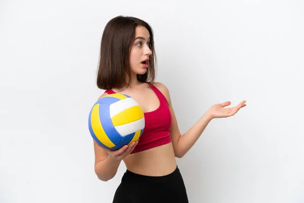 Junge Ukrainerin Spielt Volleyball Isoliert Auf Weißem Hintergrund Mit Überraschendem — Stockfoto