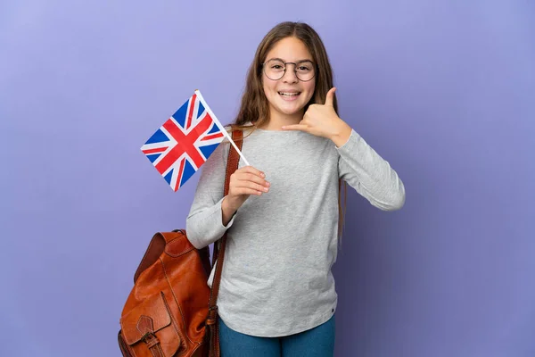 Child Holding United Kingdom Flag Isolated Background Making Phone Gesture — 스톡 사진