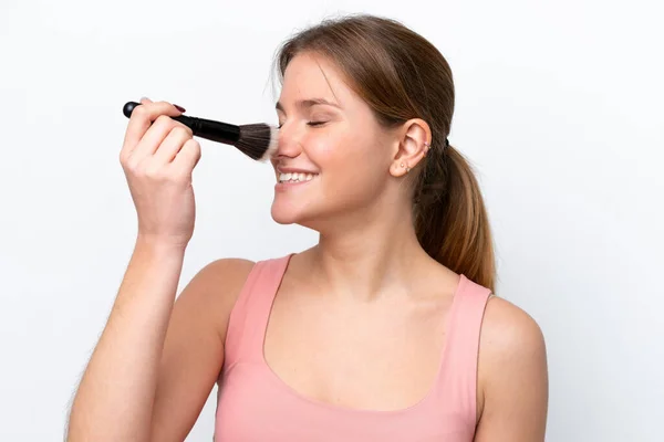 Joven Mujer Caucásica Aislada Sobre Fondo Blanco Sosteniendo Cepillo Maquillaje — Foto de Stock