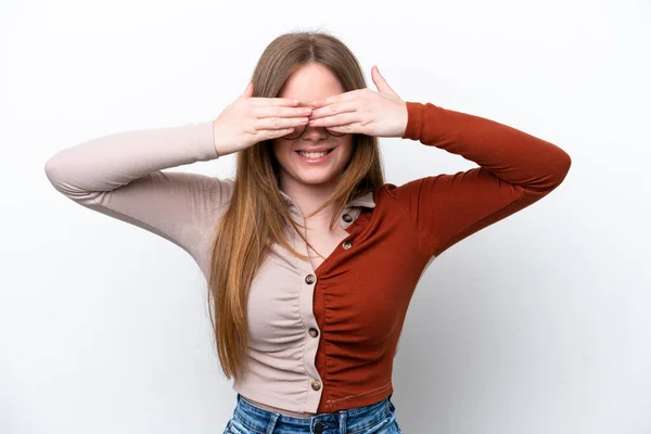 Mujer Joven Caucásica Aislada Sobre Fondo Blanco Cubriendo Los Ojos —  Fotos de Stock