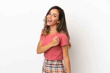 Bir zaferi kutlamak için izole edilmiş genç bir kadın.