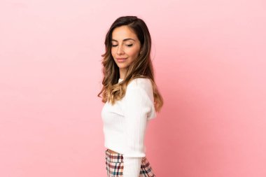 Tecrit edilmiş genç bir kadın. Portre