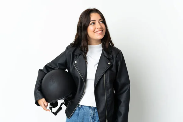 Žena Držící Motocyklovou Helmu Izolované Bílém Pozadí Myšlení Nápad Při — Stock fotografie