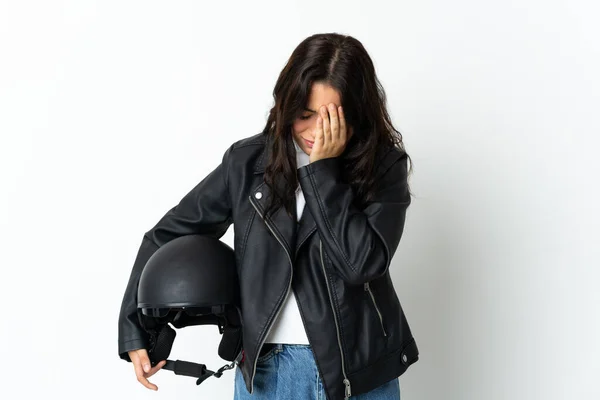 Žena Drží Motocykl Přilba Izolované Bílém Pozadí Unaveným Nemocným Výrazem — Stock fotografie