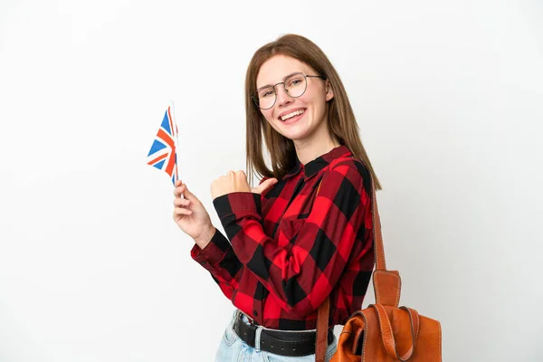Mladá Žena Drží Vlajku Spojeného Království Izolované Modrém Pozadí Hrdý — Stock fotografie
