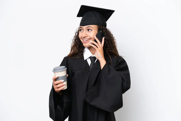 Jovem Universitária Graduada Mulher Árabe Isolado Fundo Branco Segurando Café — Fotografia de Stock
