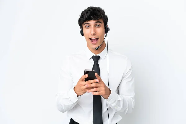 Hombre Telemarketer Trabajando Con Auricular Aislado Sobre Fondo Blanco Sorprendido —  Fotos de Stock