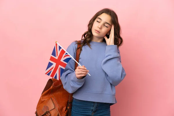 Menina Segurando Uma Bandeira Reino Unido Isolada Fundo Rosa Com — Fotografia de Stock