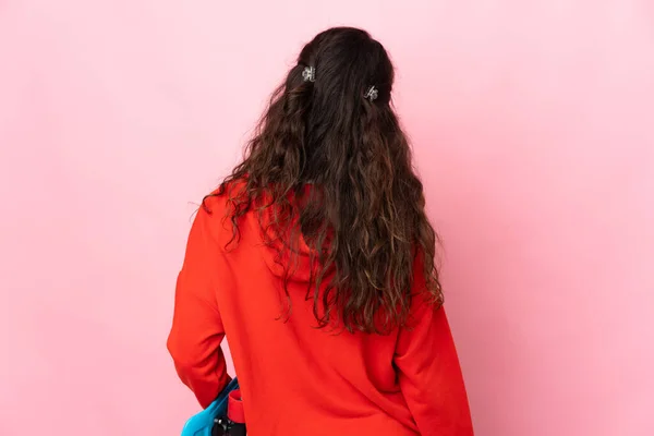 Teenager Russische Mädchen Isoliert Auf Rosa Hintergrund Mit Einem Schlittschuh — Stockfoto