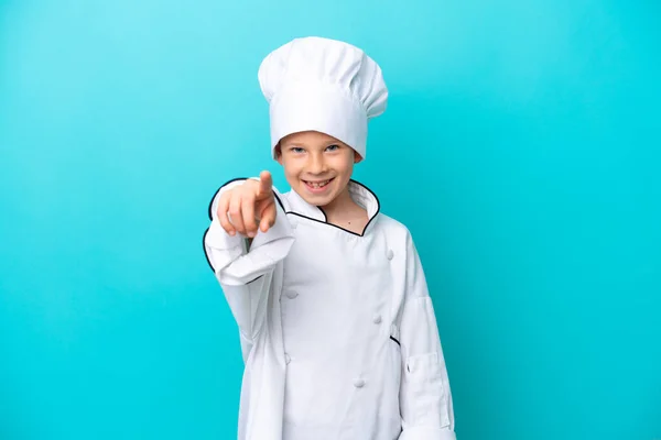 Piccolo Chef Ragazzo Isolato Sfondo Blu Che Punta Davanti Con — Foto Stock