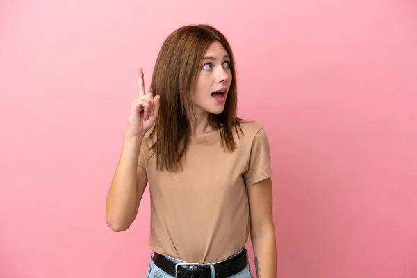 Jeune Femme Anglaise Isolée Sur Fond Rose Dans Intention Réaliser — Photo