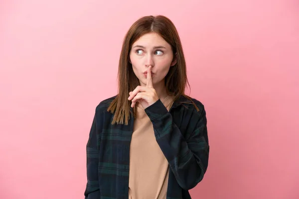 Jovem Inglesa Isolada Fundo Rosa Mostrando Sinal Silêncio Gesto Colocando — Fotografia de Stock