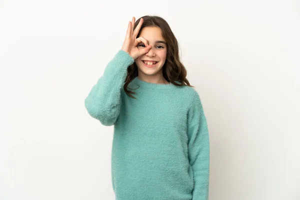 Pequena Menina Caucasiana Isolado Fundo Branco Mostrando Sinal Com Dedos — Fotografia de Stock